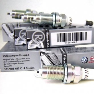 Свеча зажигания Volkswagen Fabia/Golf V 1,4/1,6L 06-> VAG 101905617C