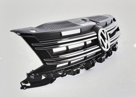 Решетка радиатора Volkswagen Tiguan 2012-2017 с хром.молдингами VAG 5N0853651J9B9