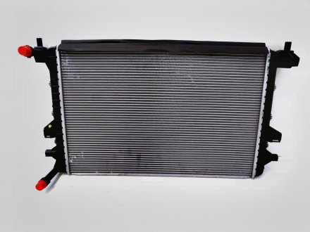 Радиатор ОЖ дополнительный Passat 2.0D (15-21) VAG 5Q0121251HS (фото 1)