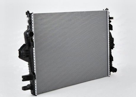 Радіатор системи охолодження VAG 7P0121253A (фото 1)