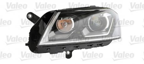 Фара ліва (D3S/LED, електричний, із моторчиком, з поворотниками, з денним світлом LED) Volkswagen PASSAT, PASSAT ALLTRACK 08.10-12.14 Valeo 044505