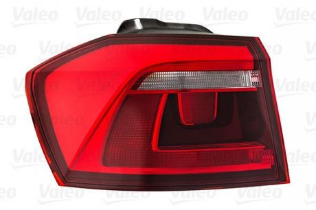Задній ліхтар правеий (зовнішній) Volkswagen GOLF SPORTSVAN 02.14-07.14 Valeo 045389 (фото 1)