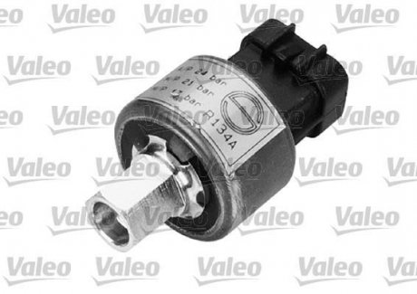 Датчик тиску кондиціонера Opel (90506752) Valeo 509669