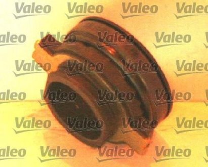 Комплект сцепления с подшипником (225мм) DAEWOO MUSSO; SSANGYONG MUSSO 2.2D/2.3D 10.95- Valeo 801975 (фото 1)