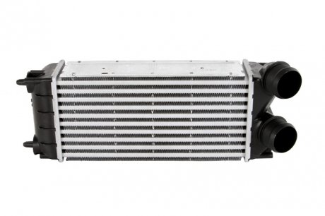 Радиатор интеркулера Citroen Berlingo/Peugeot Partner 1.6HDi/BlueHDi 08- (временно недоступно) Valeo 818226 (фото 1)