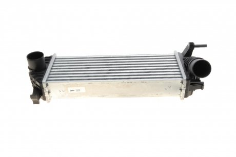 Радиатор интеркулера Renault Kangoo 1.5 dCi 08- Valeo 818584 (фото 1)