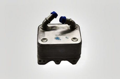 Радиатор масляный Skoda Superb/Volkswagen Passat/Touareg 3.6 FSI 08-18 (теплообменник) VIKA 11171699001 (фото 1)